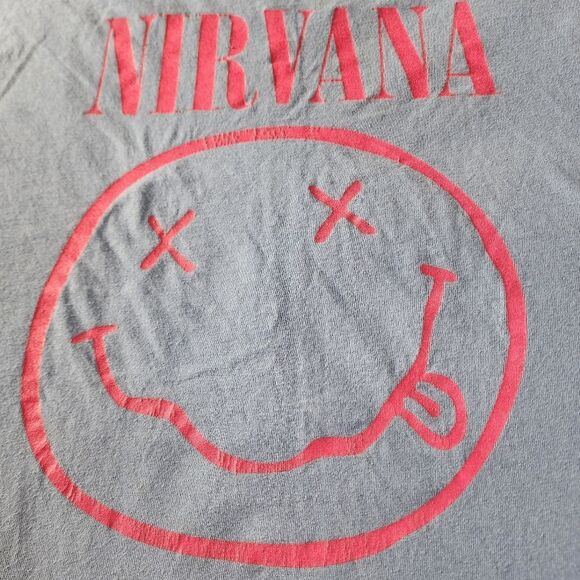Nirvana Smiley Face Light Blue Tshirt With Graphics Size XL - Picture 2 of 6